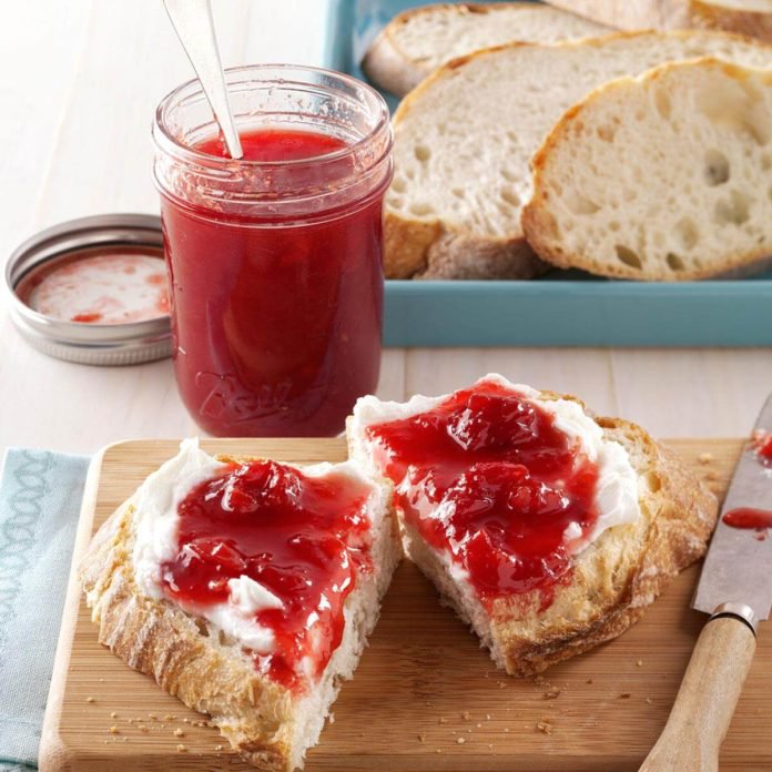 CHerry jam in jar and on toast